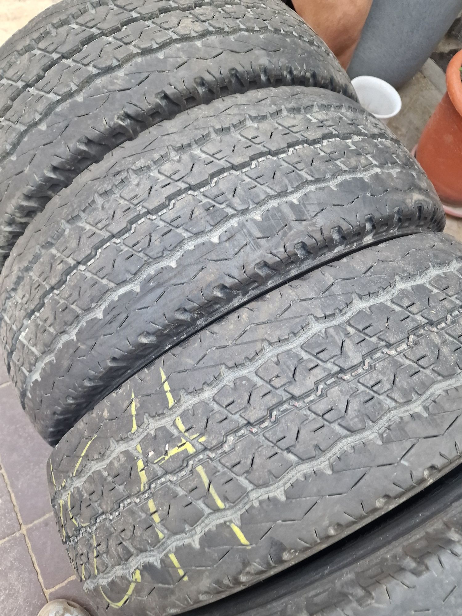 215 70 15 C bridgestone vara