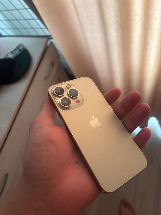 Aйфон 13 про Gold