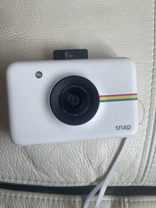 Polaroid фотоапарат за моментни снимки