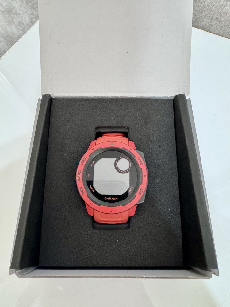 Garmin Instinct® Flame Red