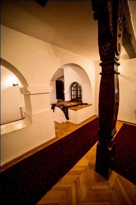 Inchiriem cabana- Castel Regal de Vanatoare Lapusna