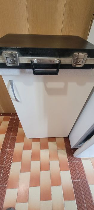 Малко кожено куфарче