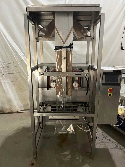 Пакетиращи машини, вакум пакетираща /  вертикална пакетираща / лепачка