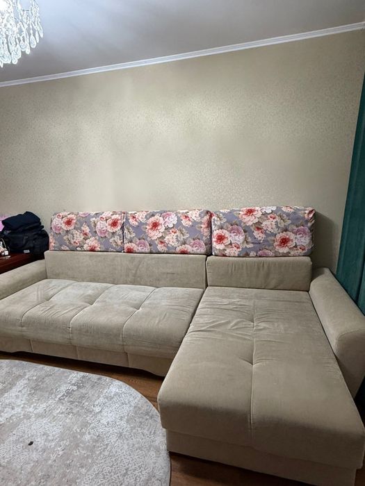 Мягкий диван, имеется торг