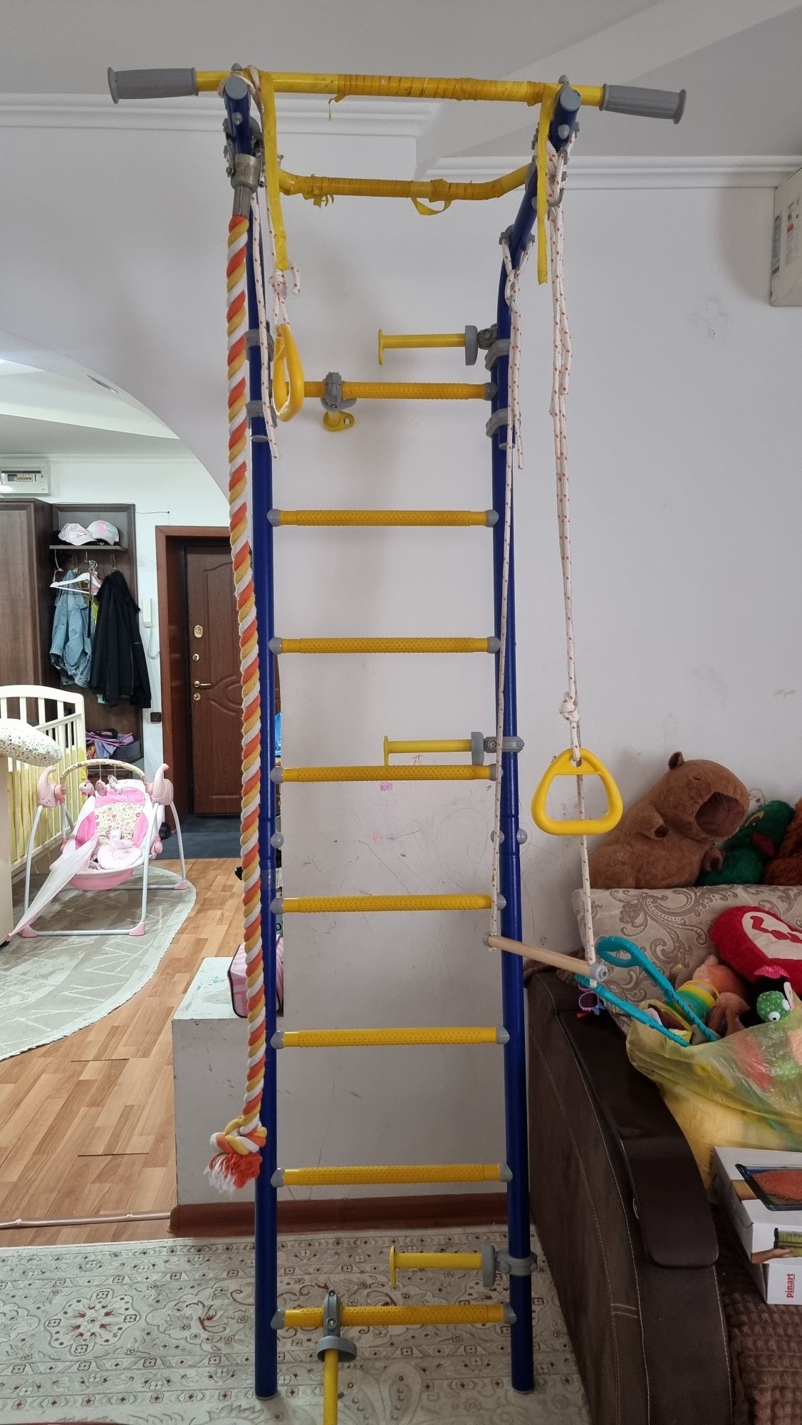 Продам шведский стенку Б.У в отличном состоянии и качестве!
