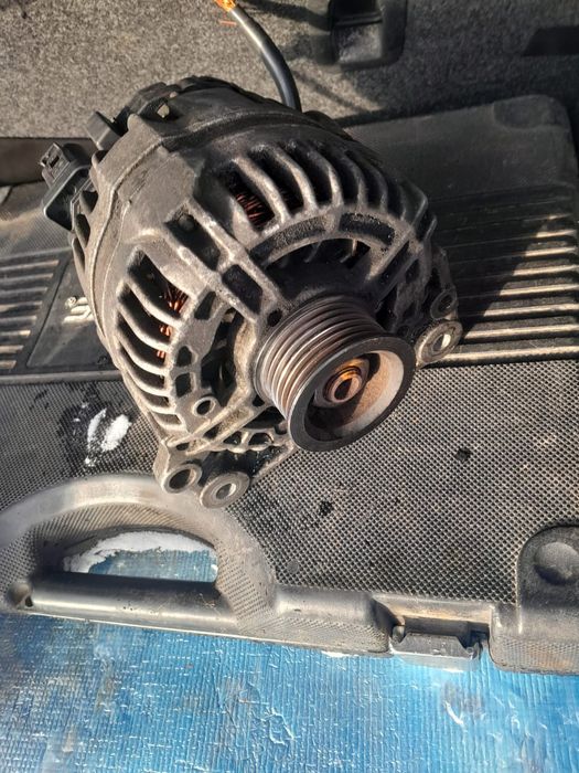 Продам генератор на фольксваген пассат