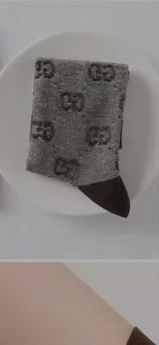 Șosete lungi Gucci, model 2026