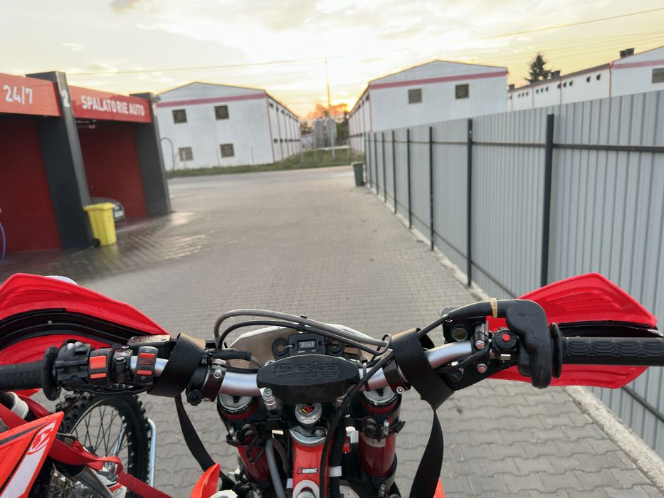 Vand Beta 300 RR 2T