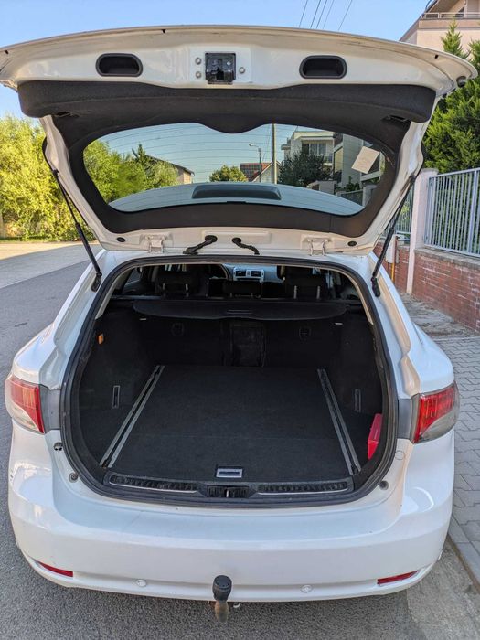 Toyota Avensis 2.2 D-CAT