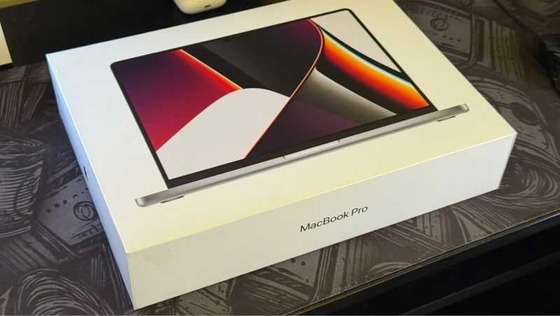 Apple MacBook Pro 2021 + Factura iStyle