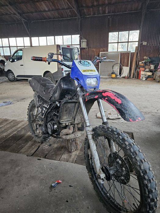 Yamaha.   DT 125