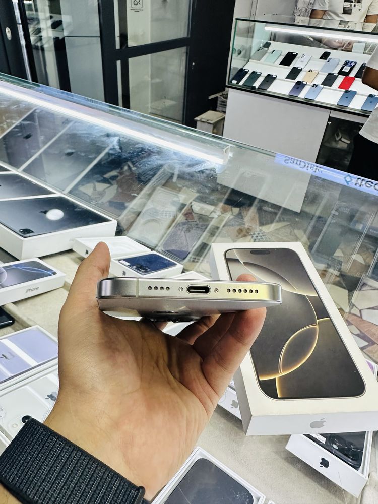iPhone 16 Pro Max 256 gb natural