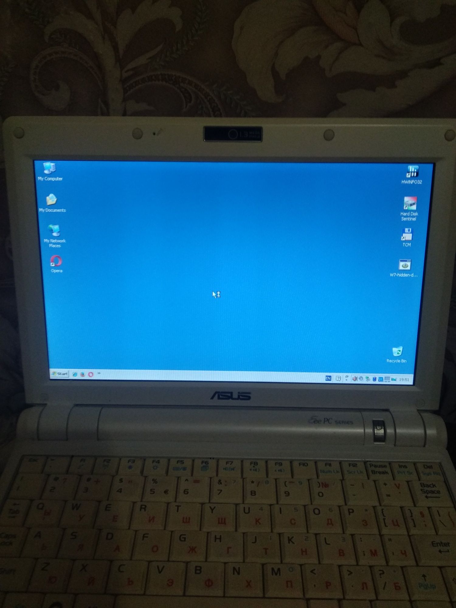 Лаптоп мини ASUS