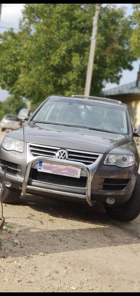 Vând Volkswagen Touareg 2,5 l