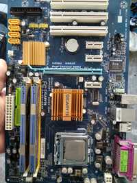 Vând kit placa de baza+ cpu Intel 8200 quad core+ cooler+shield