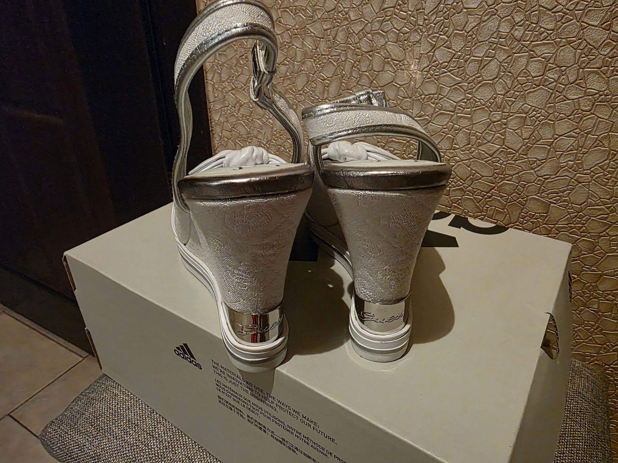Guess дамски сандали