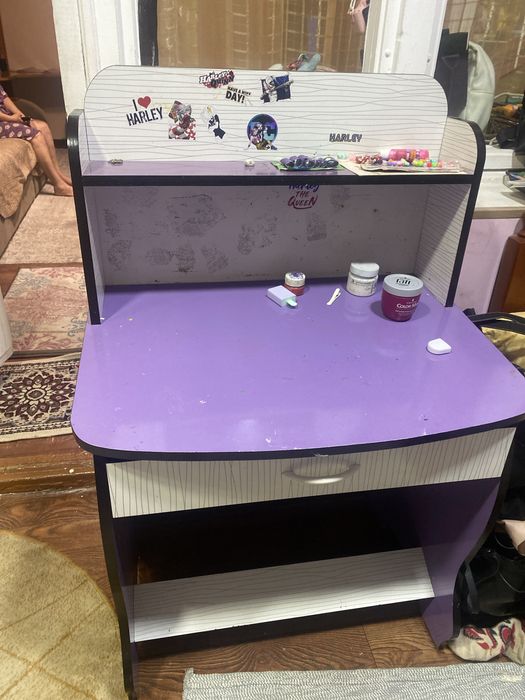 Продаеться стол детский