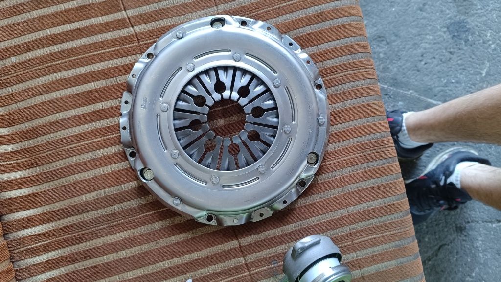 Комплект съединител Valeo 837304 VW/Audi/Seat/Skoda/Ford