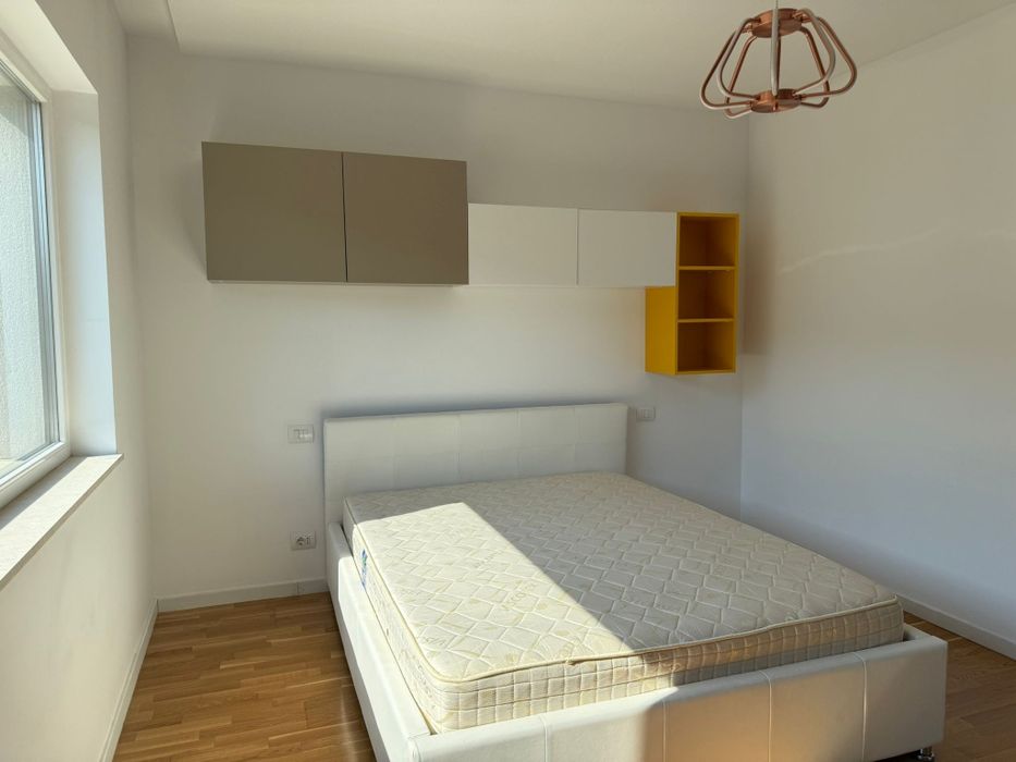 Închiriez vila pipera 5 camere  școală Americana 130 mp