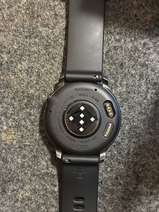 Garmin Venu 4 – 45 mm, în stare excelentă