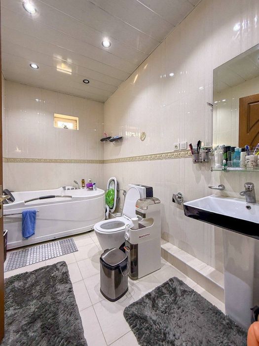 Продам евро дом Мирзо-Улугбекский районе Циалковском 4,1 соток 3 уровн