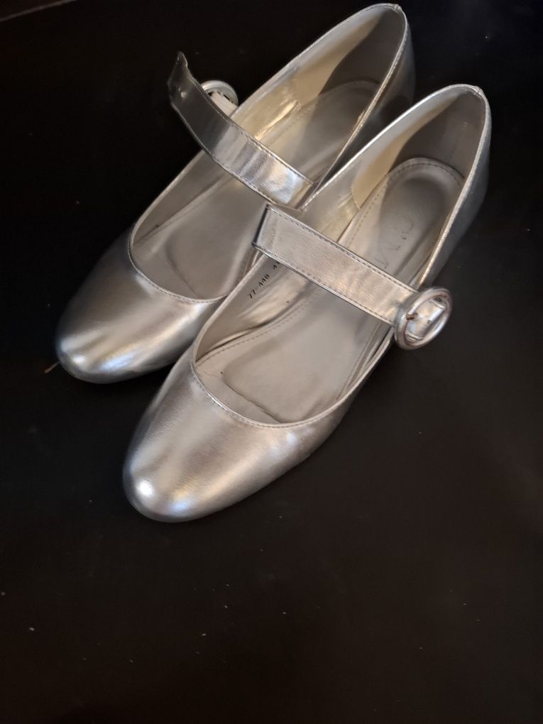 Pantofi argintii, toc 4 cm