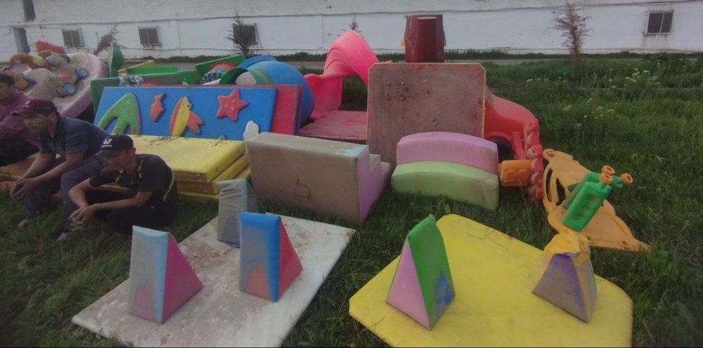 Аттракционы детская игровая площадка зона горка лошадки карусель пушка