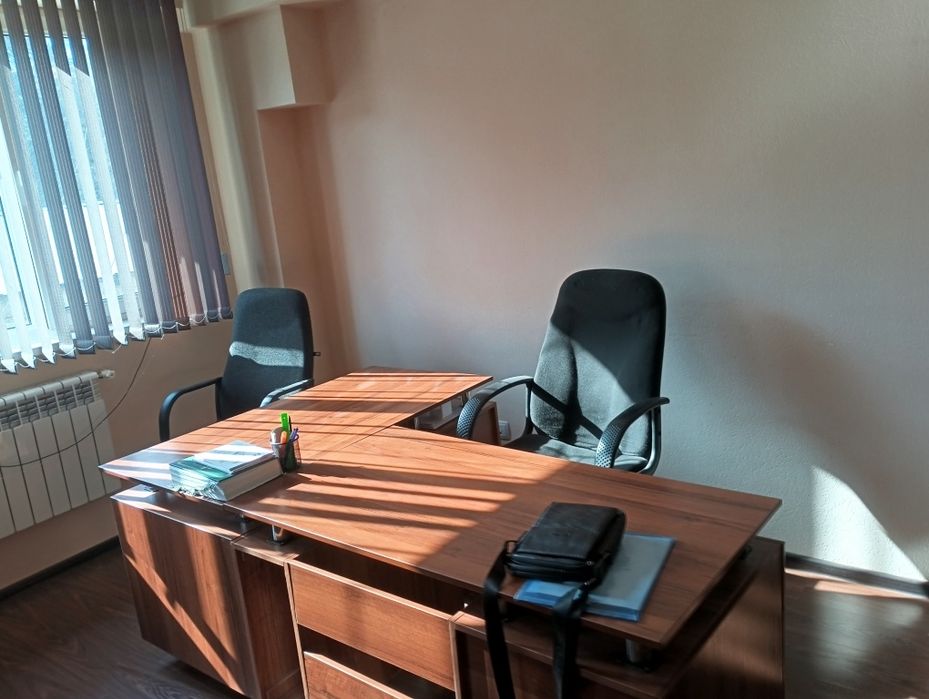 ТЦ с мебелью под офис