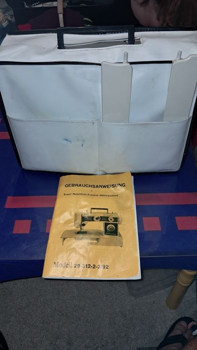Mașină de cusut QUASATRON