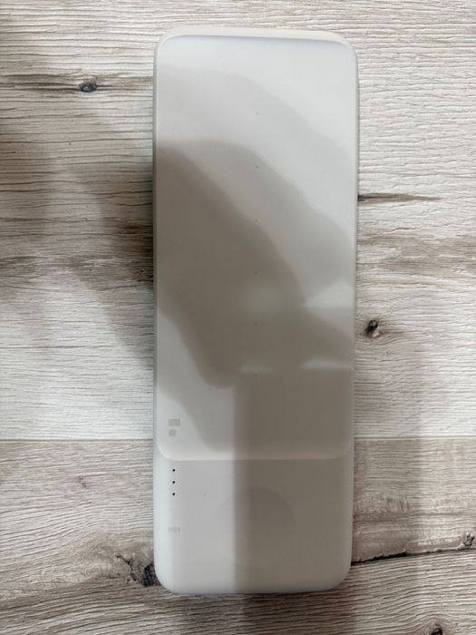 Samsung Galaxy S 24 FE și încărcător  wireless duo Samsung