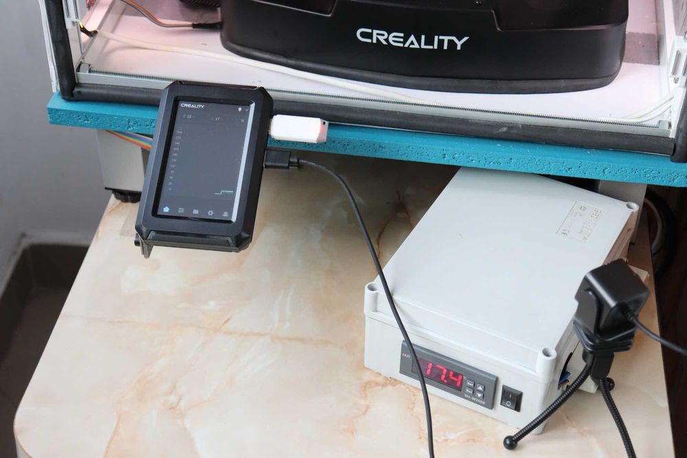 Imprimanta 3d Creality Ender 3 v3 KE cu cutie inchisa, Incalzita