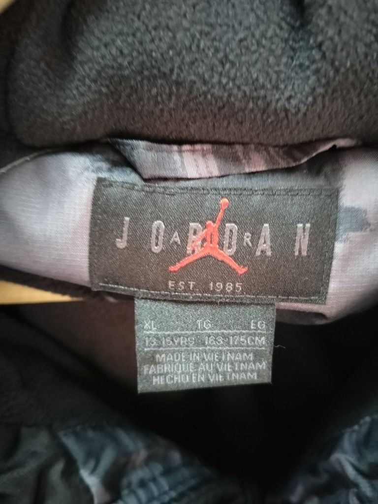 Продавам яке Nike Jordan размер 175