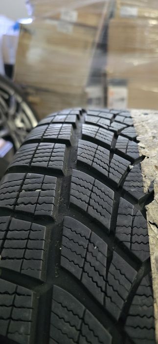 Jante DEZENT 235/55/R19 8J PCD 5x108