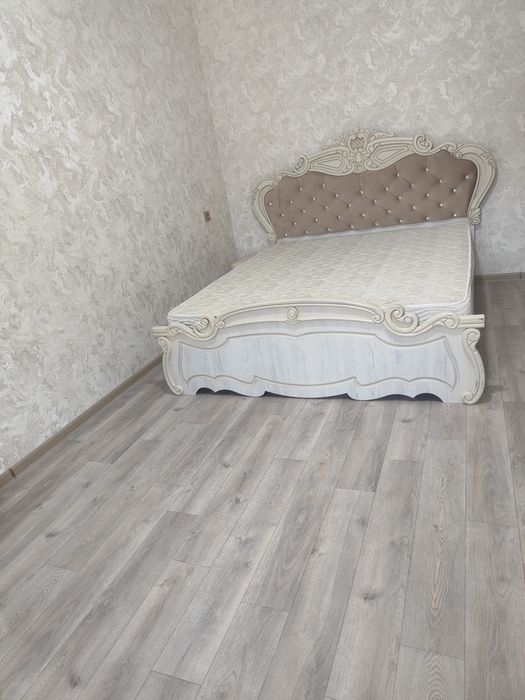 Кровать двухспальная срочно