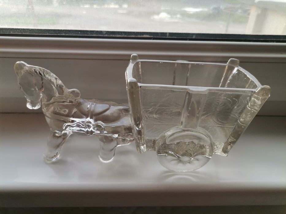 Стъклена бонбониера 1970