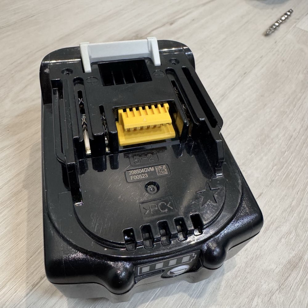 Шуруповерт Makita DDF485