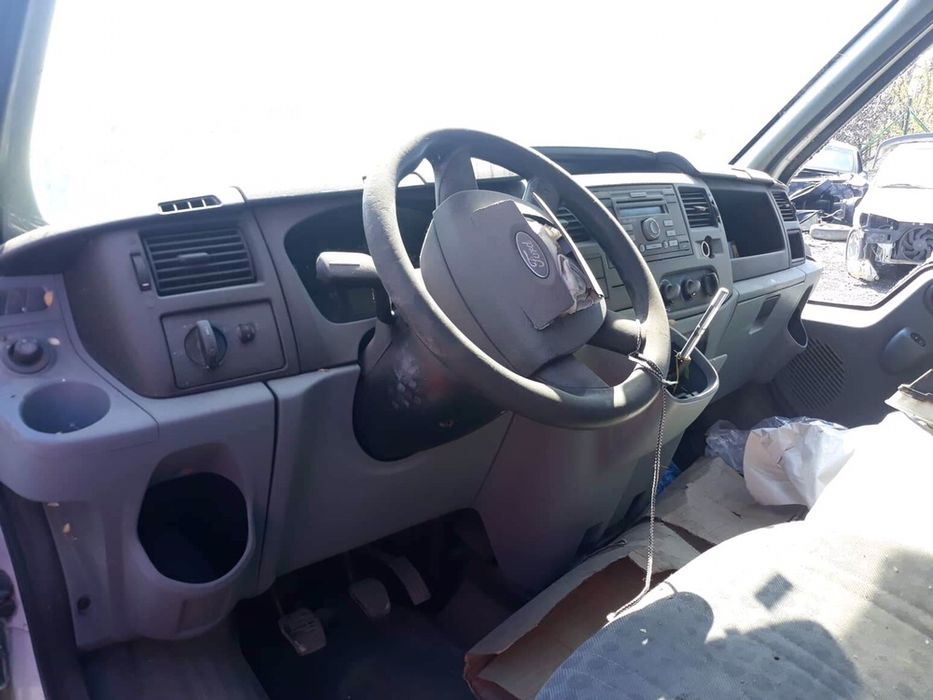 На части Ford Transit 2.2tdci предно задвижване 2008г
