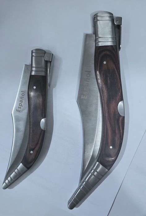 Briceag spanioli și scheletul și sabie de vânzare