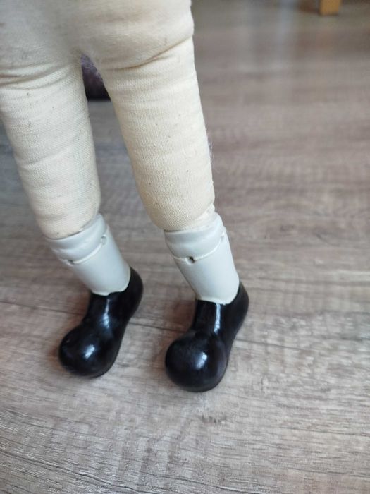 стара, парцалена кукла с порцеланови  ръце, крака и глава- 38см.