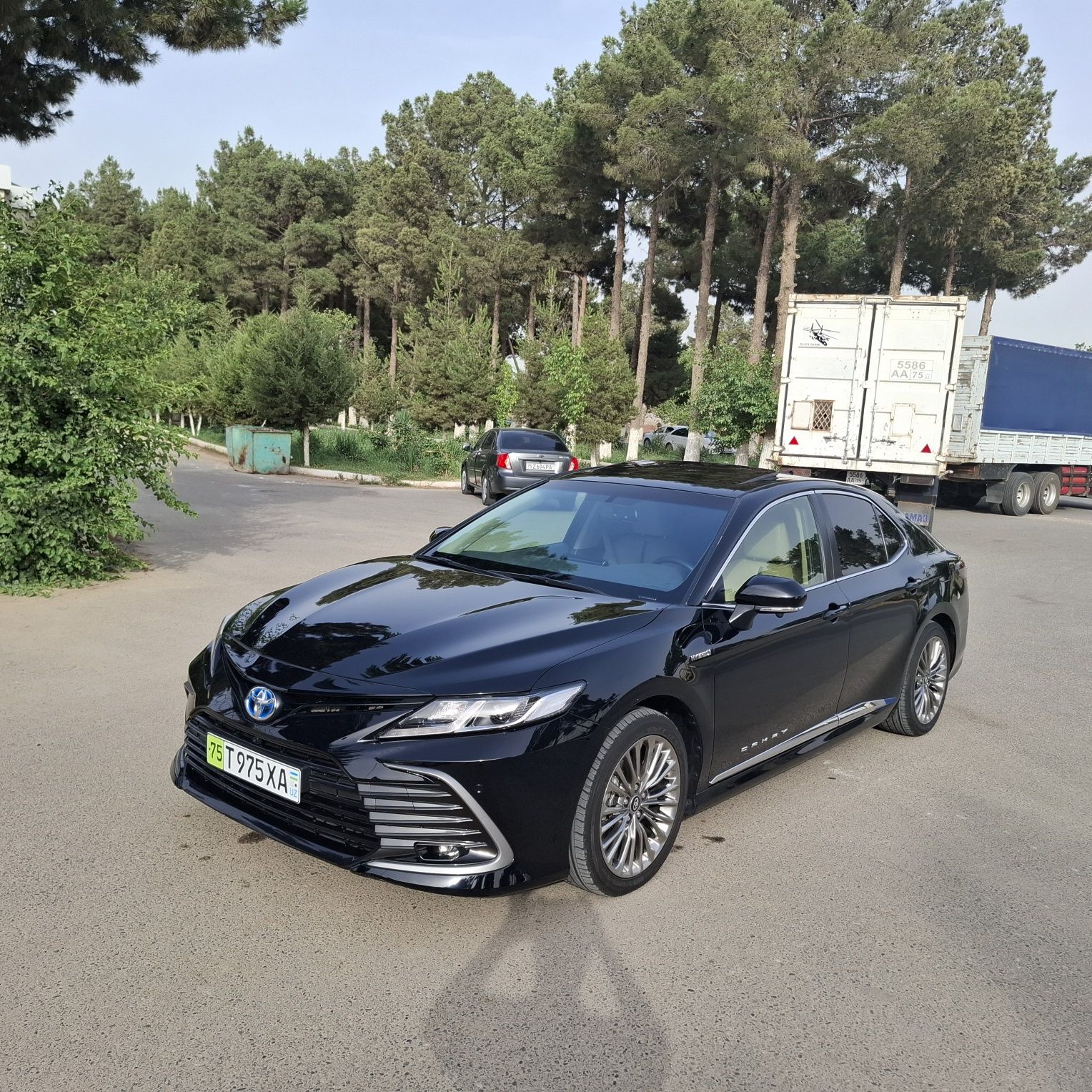 Toyota camry v75