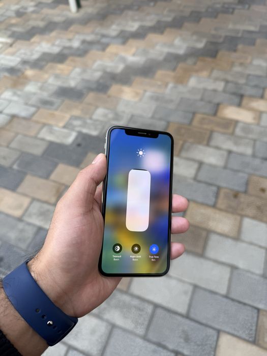 Iphone x ayfon x 64gb LL/A holati ideal sotiladi aybi yo face ishlidi