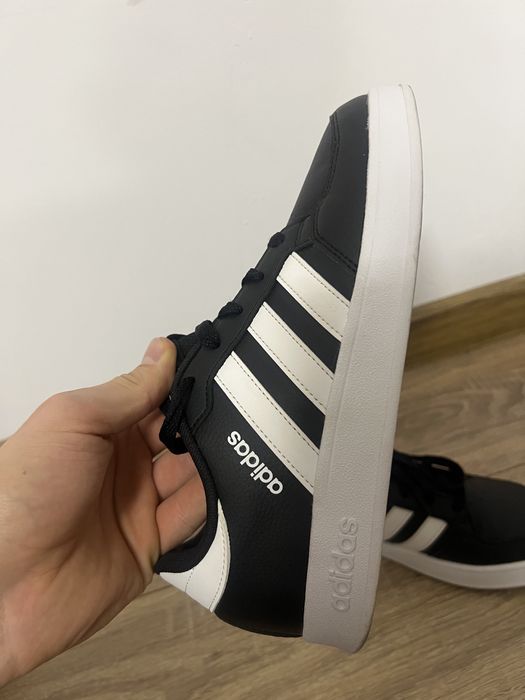 Adidasi adidas femei