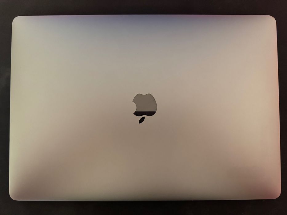 MacBook Pro 15" 2018 - PENTRU PIESE