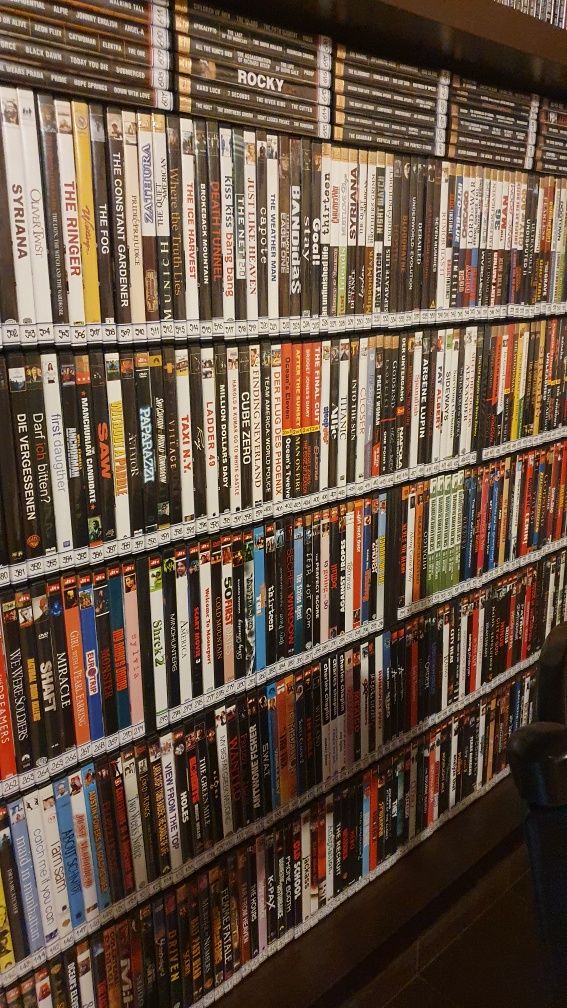 Colectie de DVD-uri - peste 1.300 filme