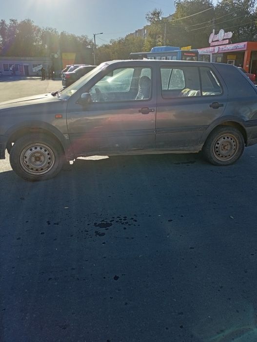 Продам golf 3 девяносто третьего года на ходу