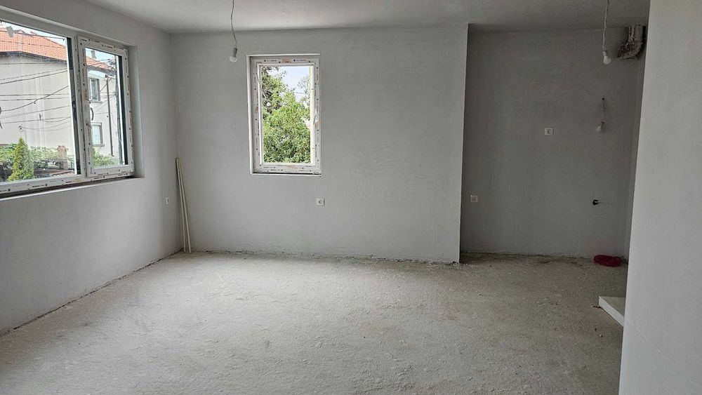 Продава се Тристаен апартамент в Пловдив, Прослав - 104 кв.м за 1202 €/кв.м - Снимка #2