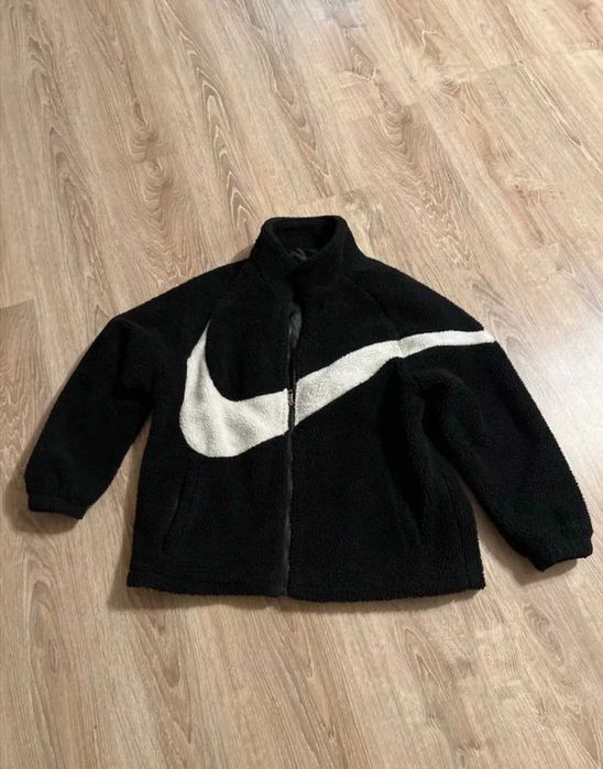 Продам куртку найк