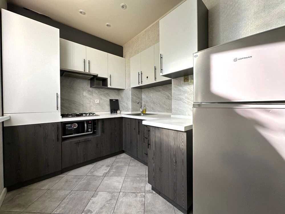 Массив Эльбек Канадская школа 2-комн 2/4 55 м² евроремонт меб/тех