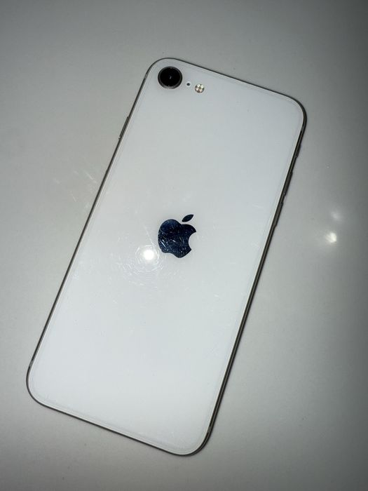Vând Iphone SE 3 64GB
