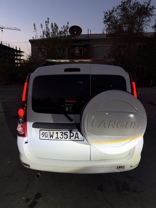 Lada LARGUS сотилади